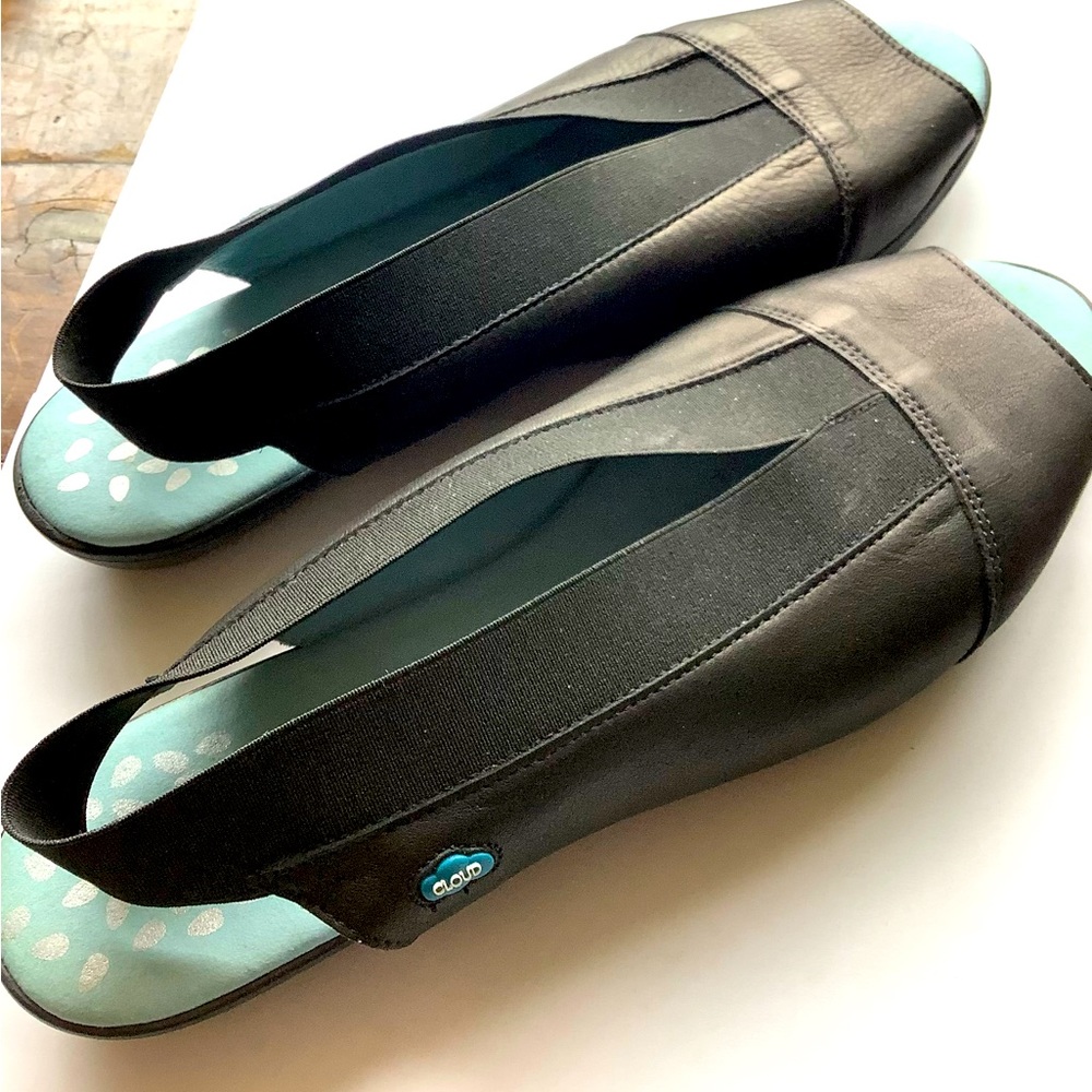 On Cloud Caliber Sling Back Black Flats size 41